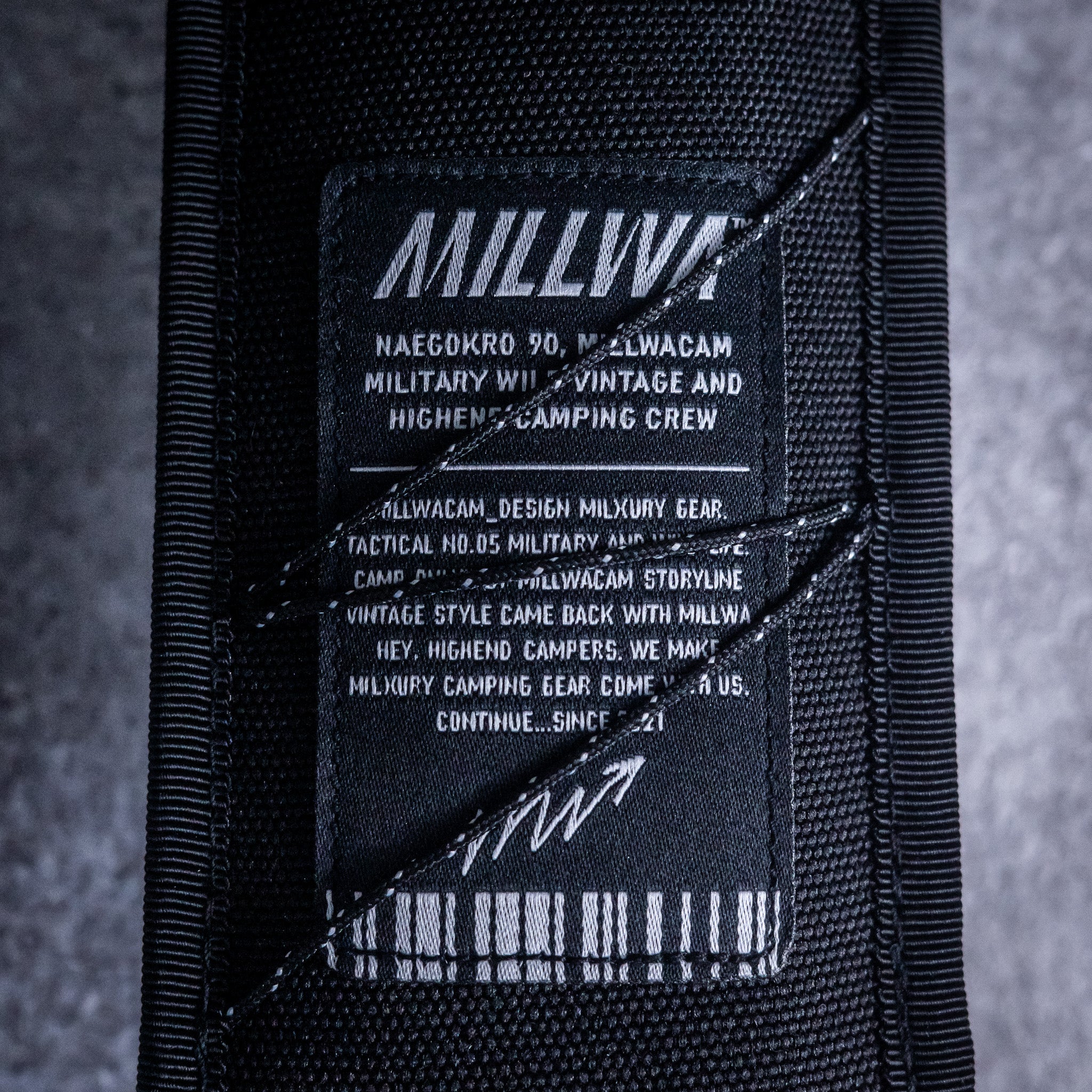 MILLWA EDGESTAND CASE BAG