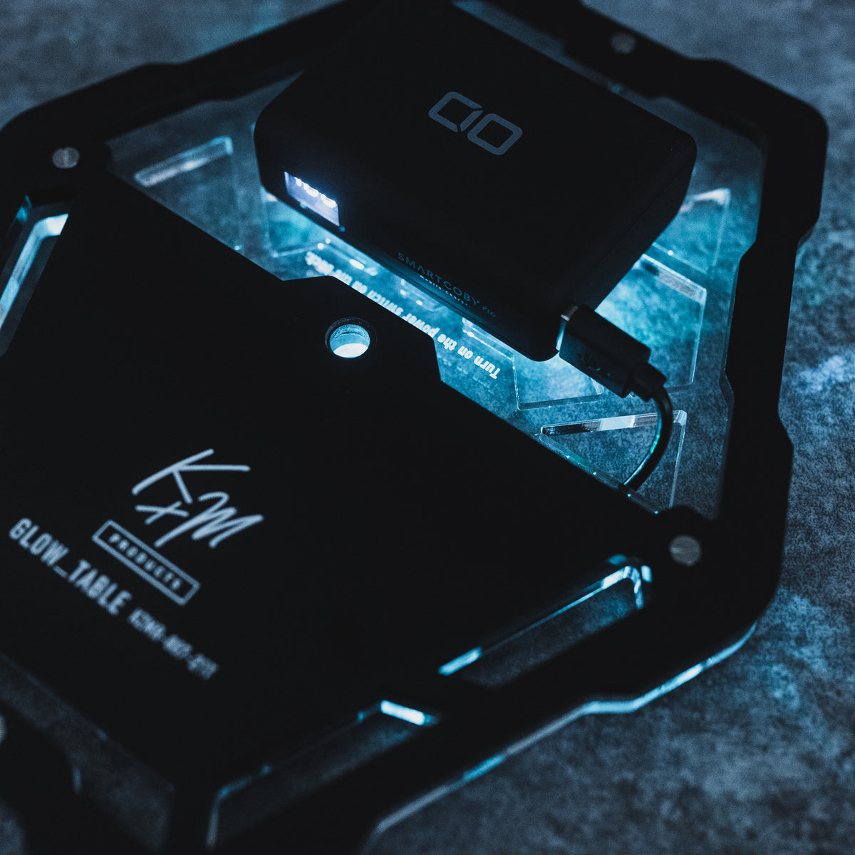 K+M_MOBILE_CHARGER